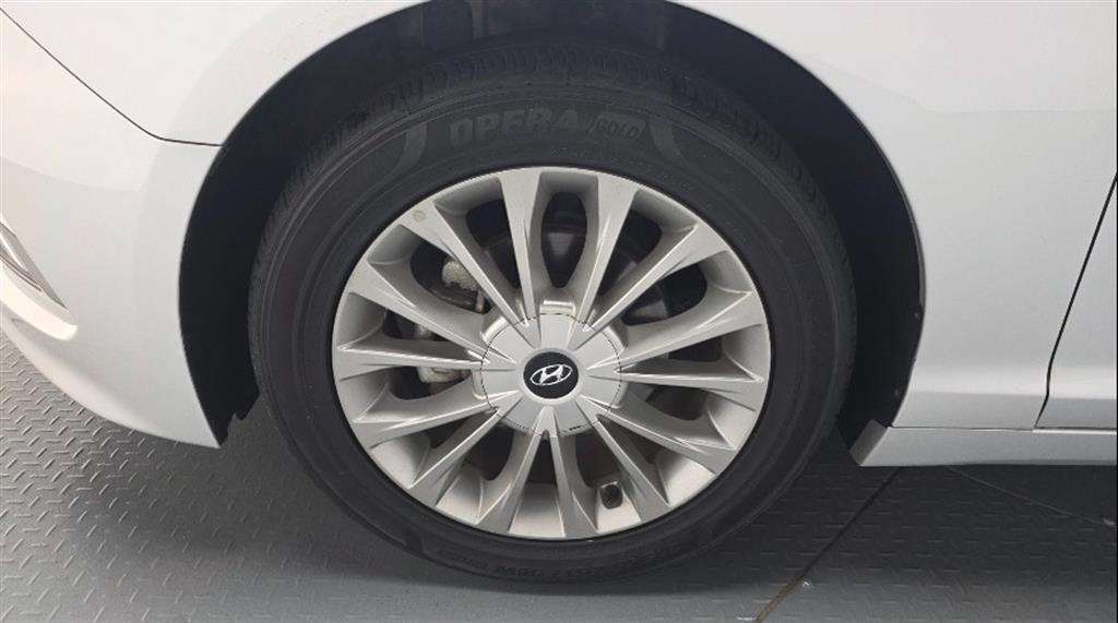 HYUNDAI Sonata - Vista 5