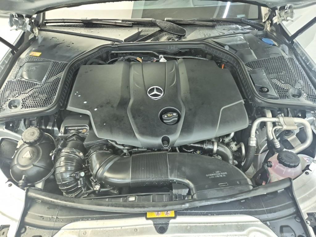 Mercedes Benz C Class - Vista 5