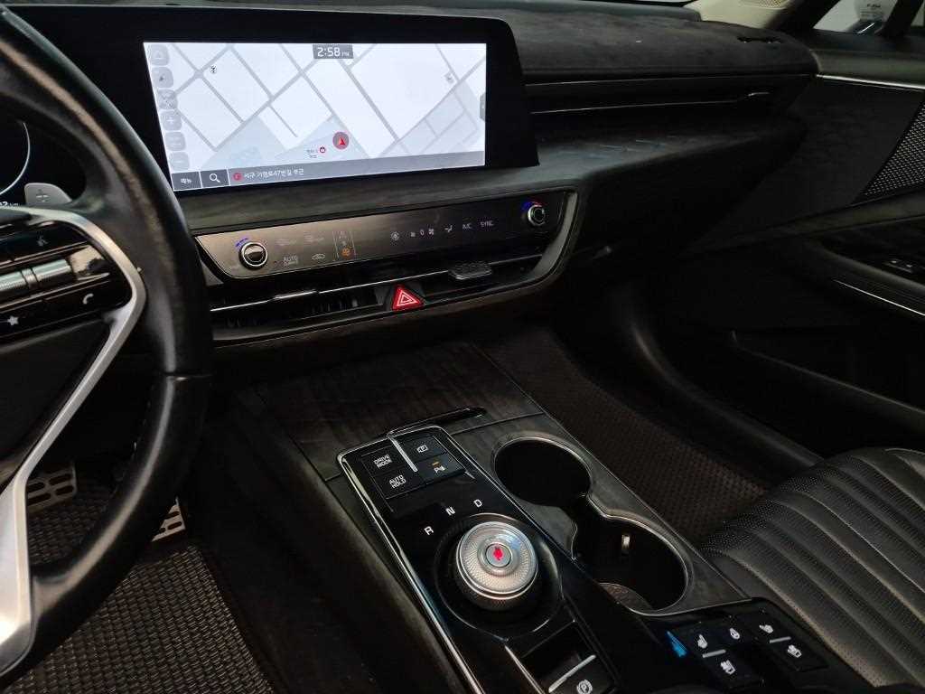 KIA K8 - Vista 10