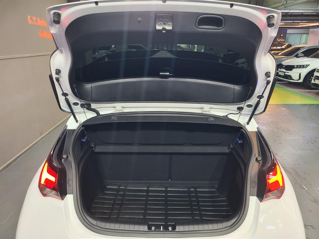 HYUNDAI Veloster - Vista 7