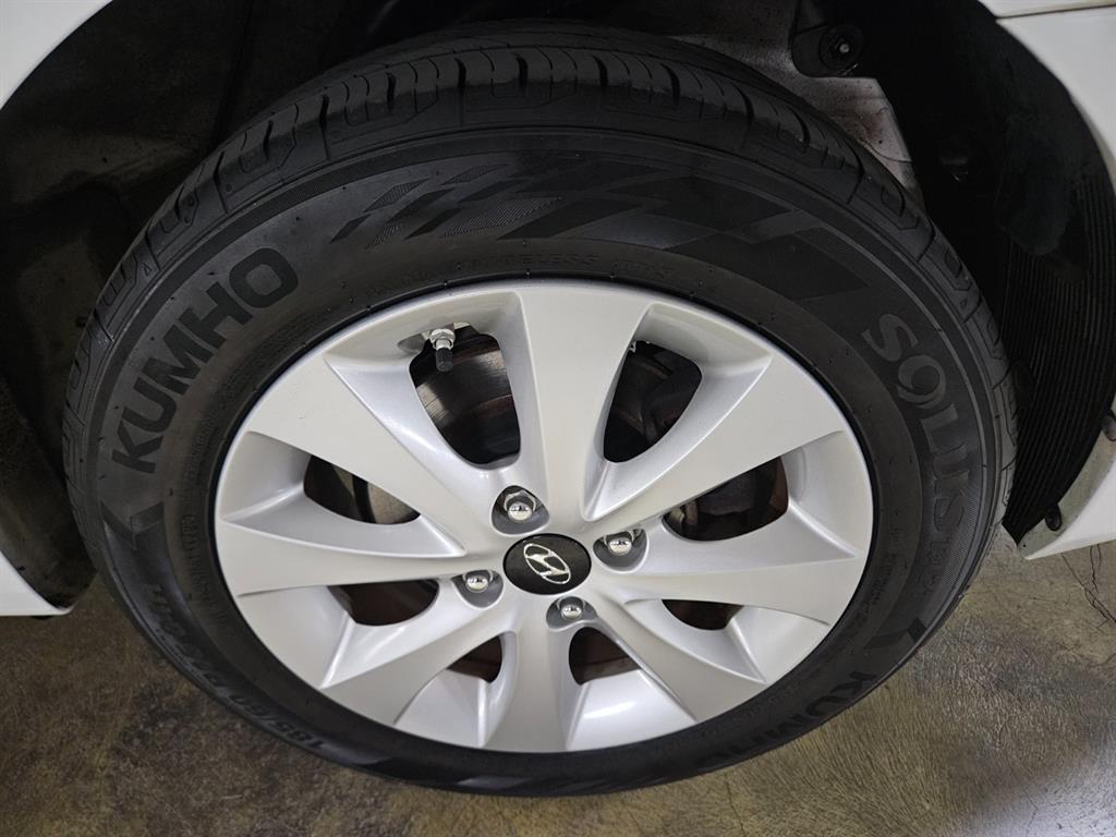 HYUNDAI Accent 2016 Blanco - Importación desde Corea - HF Imports Iquique - Foto 20