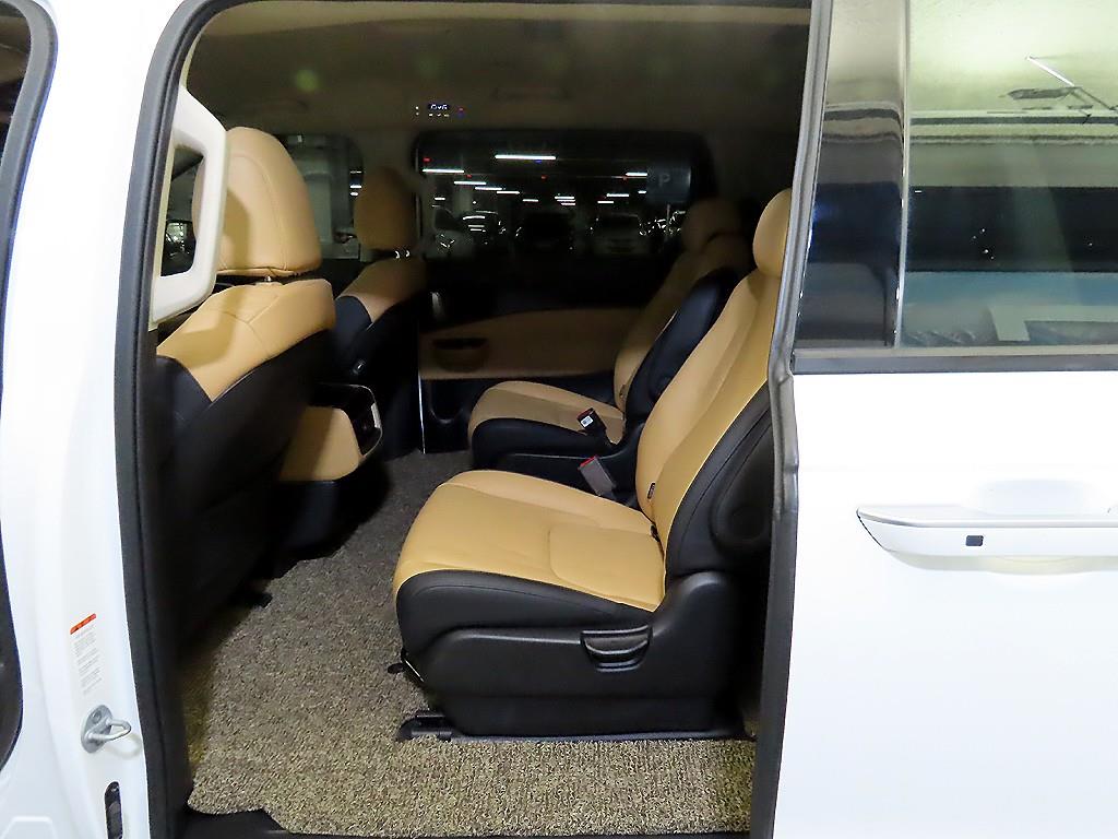 KIA Carnival - Vista 7