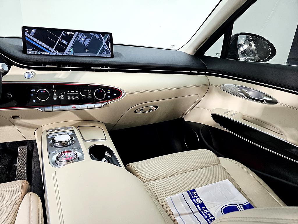 Genesis GV70 - Vista 10