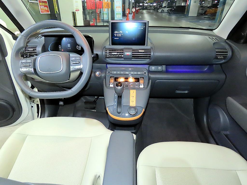 HYUNDAI Casper - Vista 10
