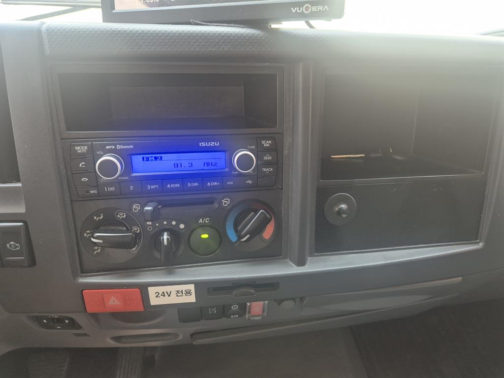 medium and large cargo truck - Vista 12