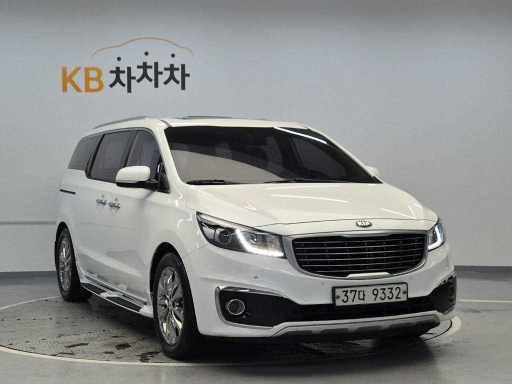KIA Carnival - Vista 4