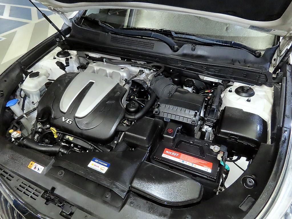 HYUNDAI Grandeur 2013 Blanco - Importación desde Corea - HF Imports Iquique - Foto 17