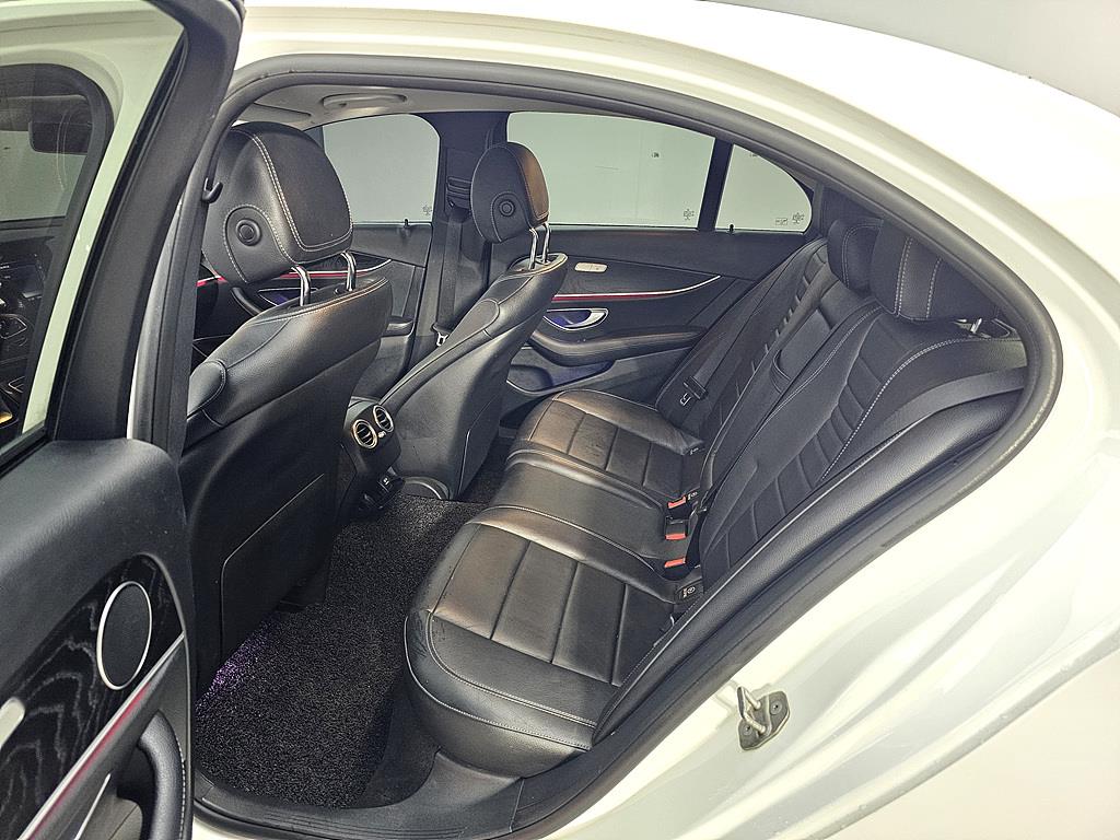 Mercedes Benz E class - Vista 9