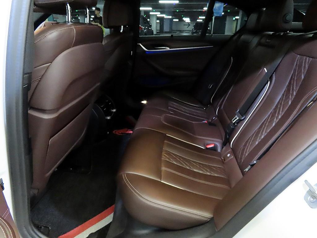 BMW 5 Series - Vista 7