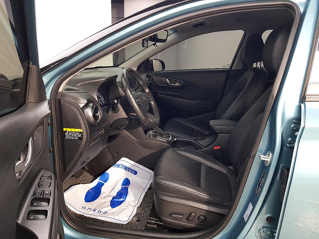 HYUNDAI Kona - Vista 8
