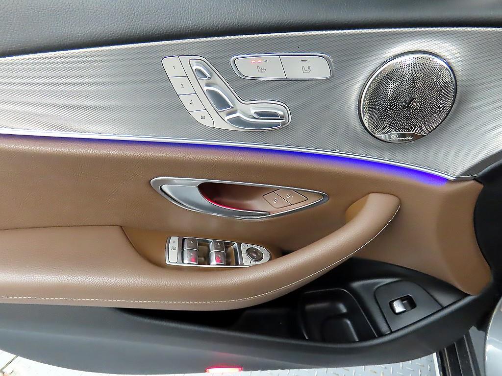 Mercedes Benz E class - Vista 11
