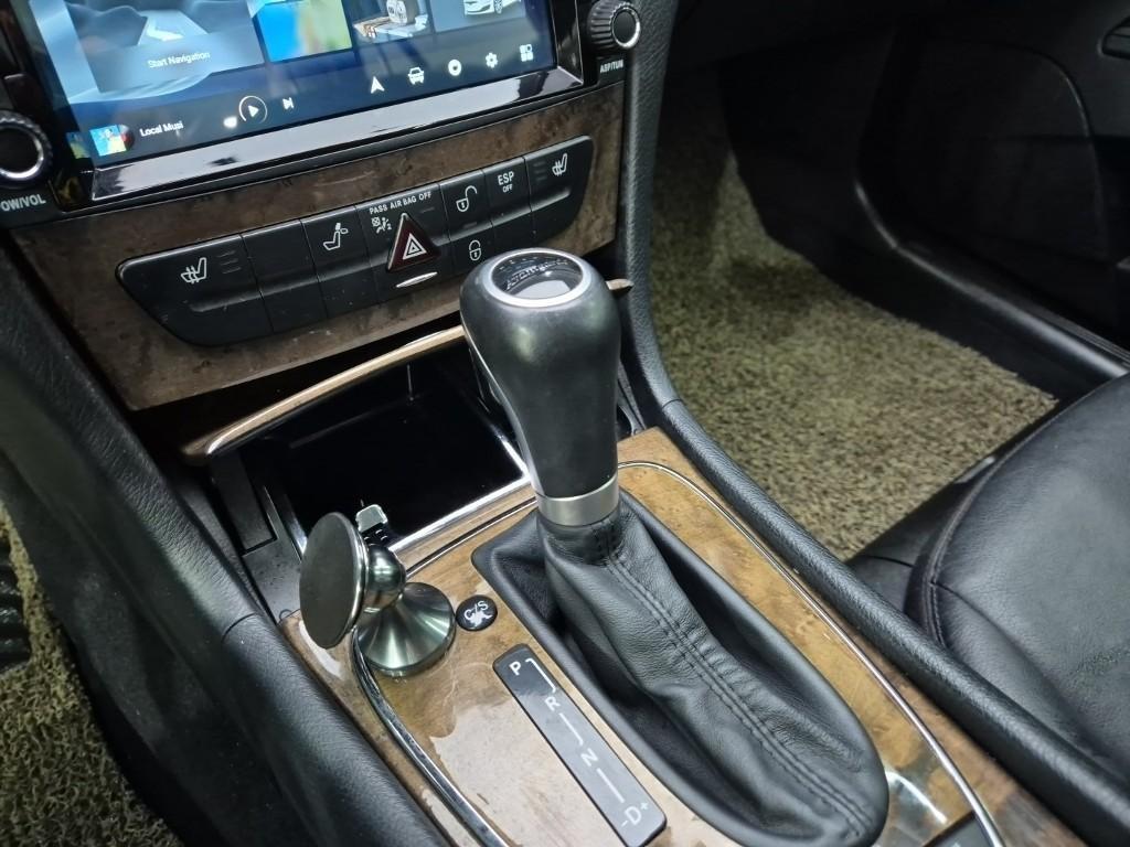 Mercedes Benz E class - Vista 8
