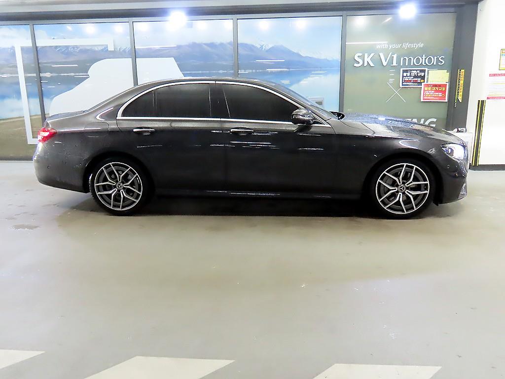 Mercedes Benz E class - Vista 3