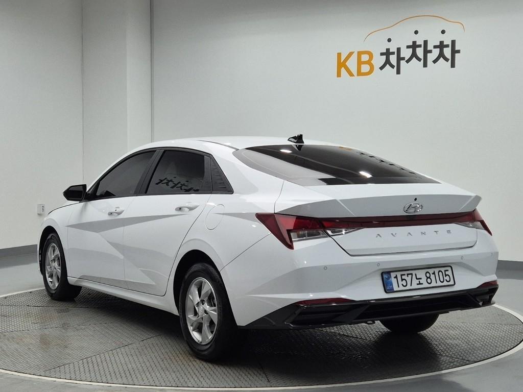 HYUNDAI Avante - Vista 4