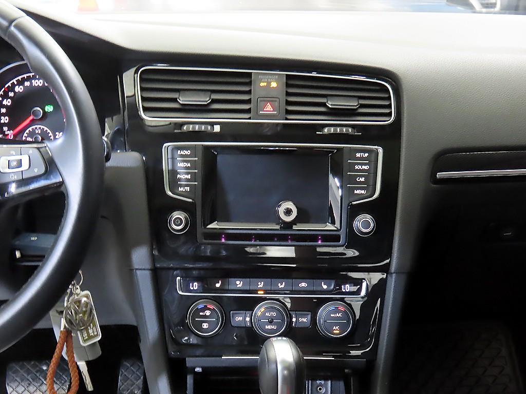 Volkswagen Golf - Vista 11