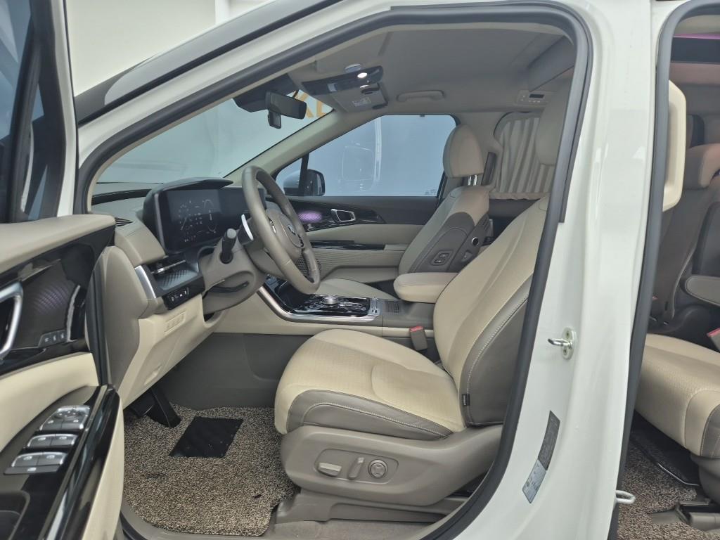 KIA Carnival - Vista 11