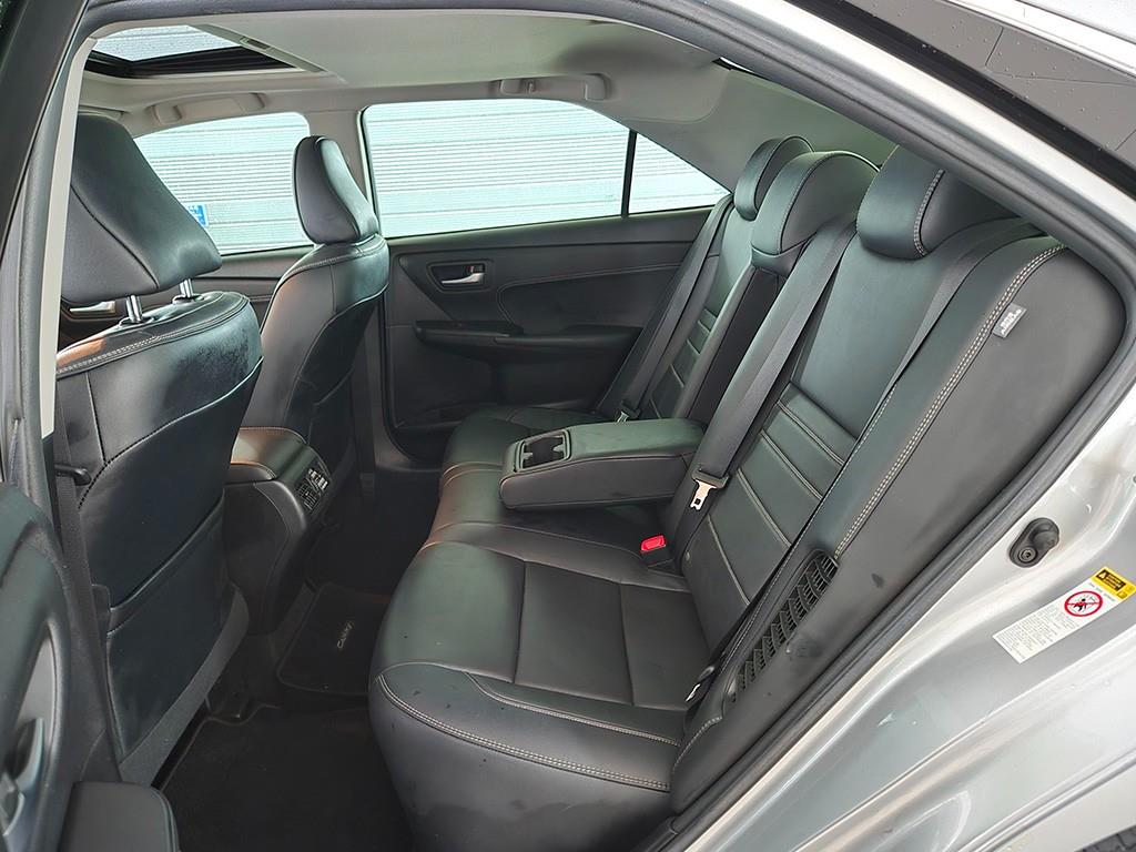 Toyota Camry - Vista 6