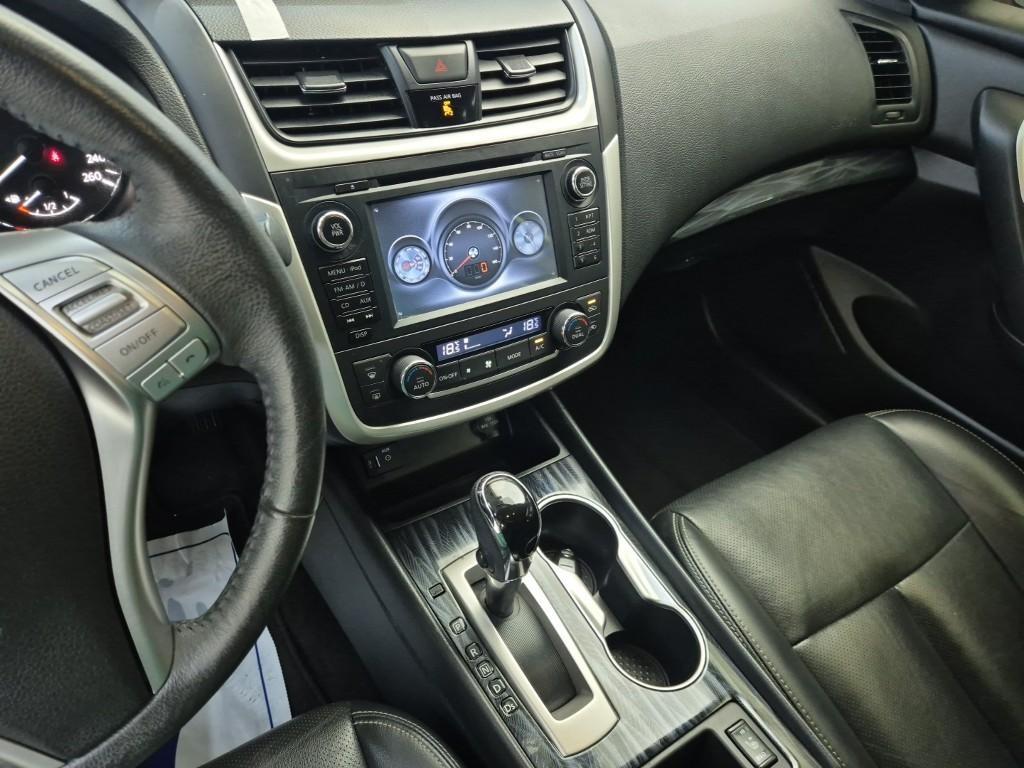 Nissan Altima - Vista 10