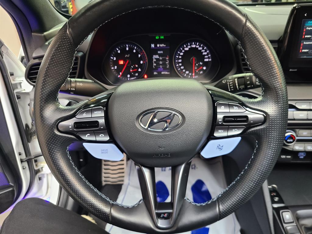 HYUNDAI Veloster 2023 Blanco - Importación desde Corea - HF Imports Iquique - Foto 18