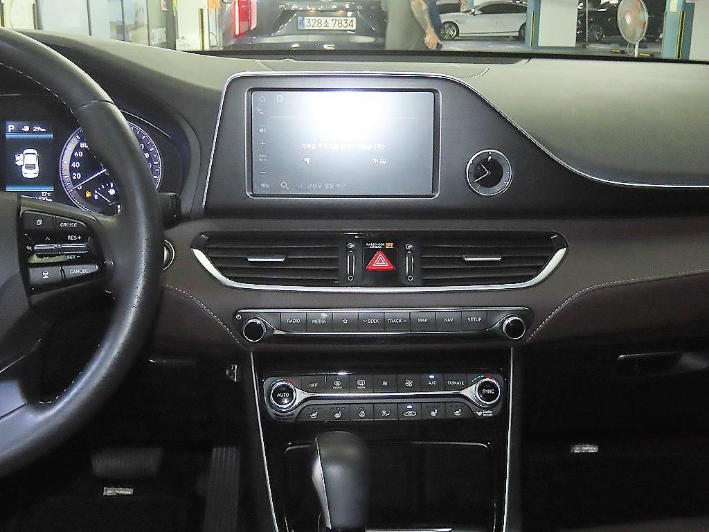 HYUNDAI Grandeur - Vista 11