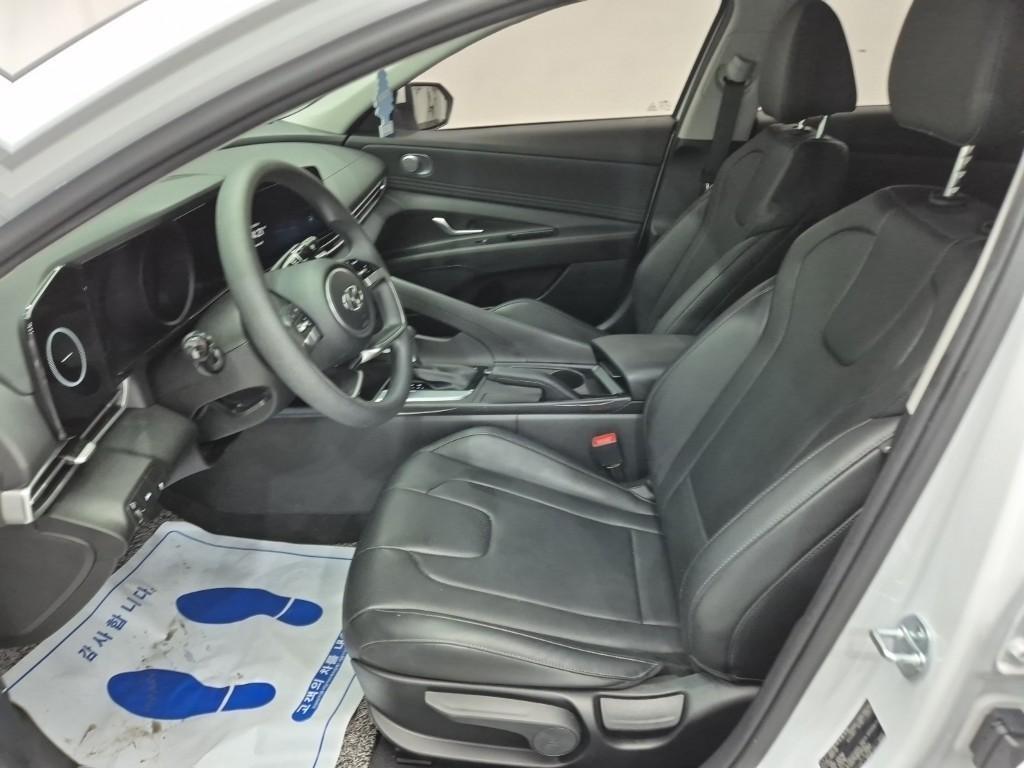 HYUNDAI Avante - Vista 11