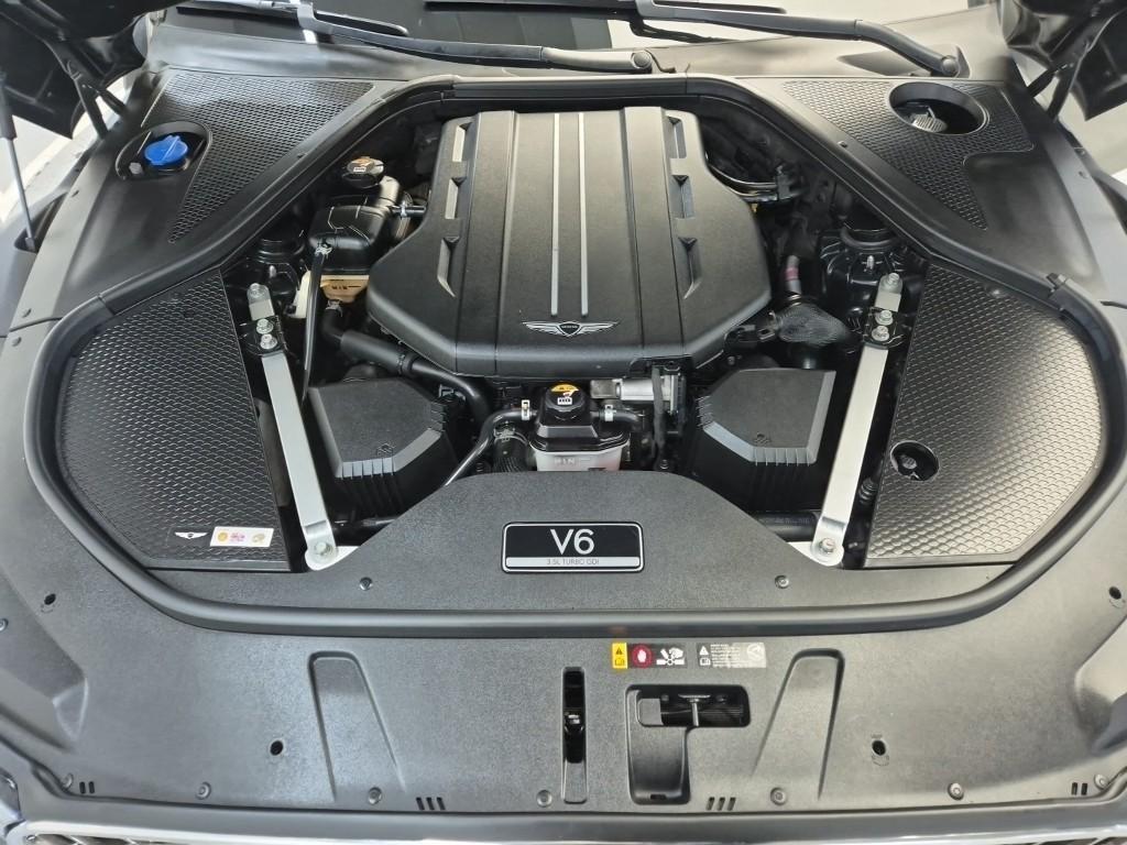 Genesis G90 - Vista 5