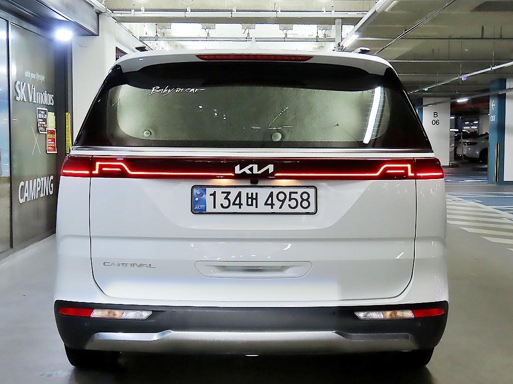 KIA Carnival - Vista 5