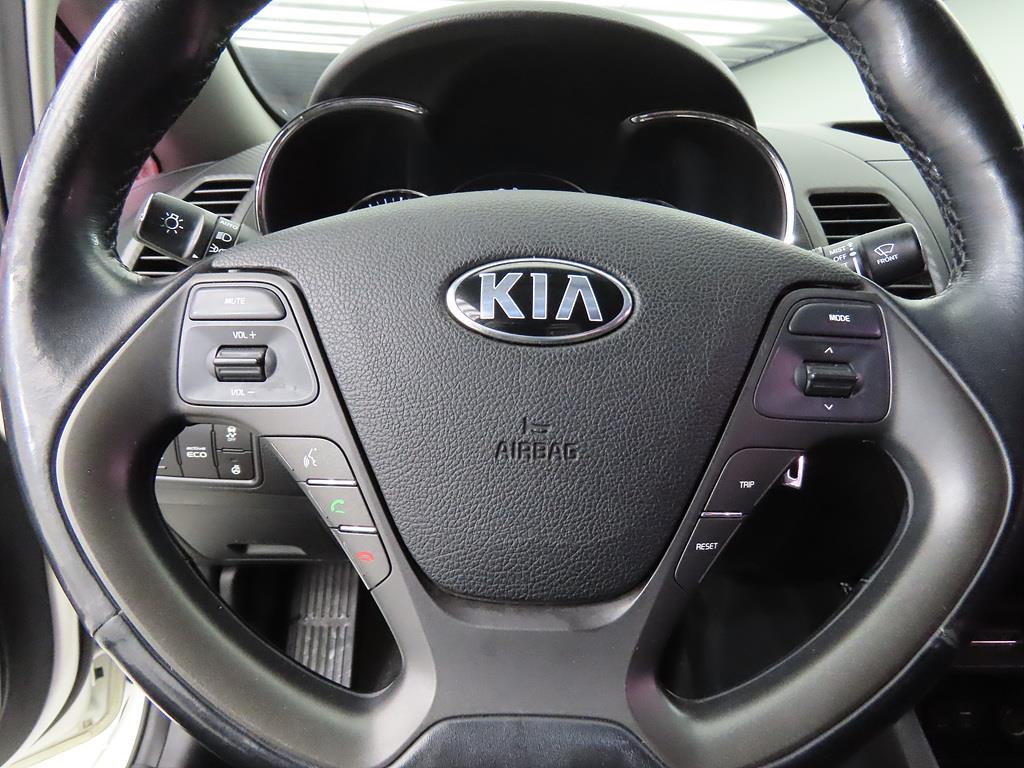 KIA K3 - Vista 9