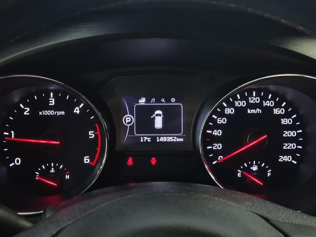 KIA Carnival - Vista 6