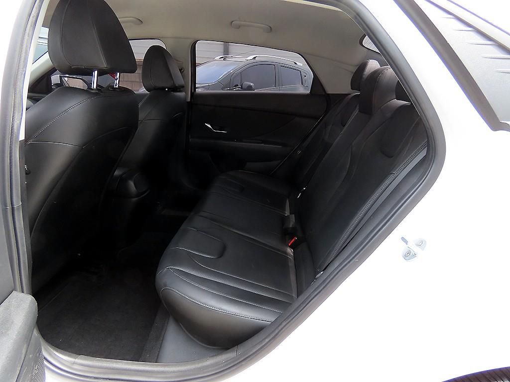 HYUNDAI Avante - Vista 6