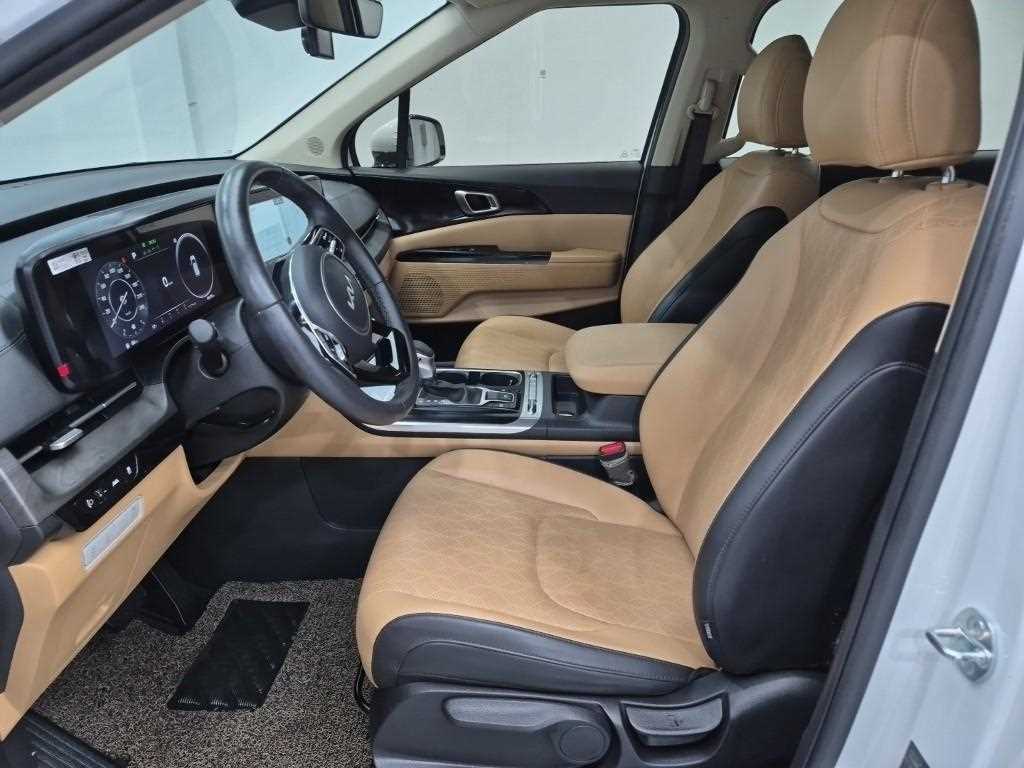 KIA Carnival - Vista 11