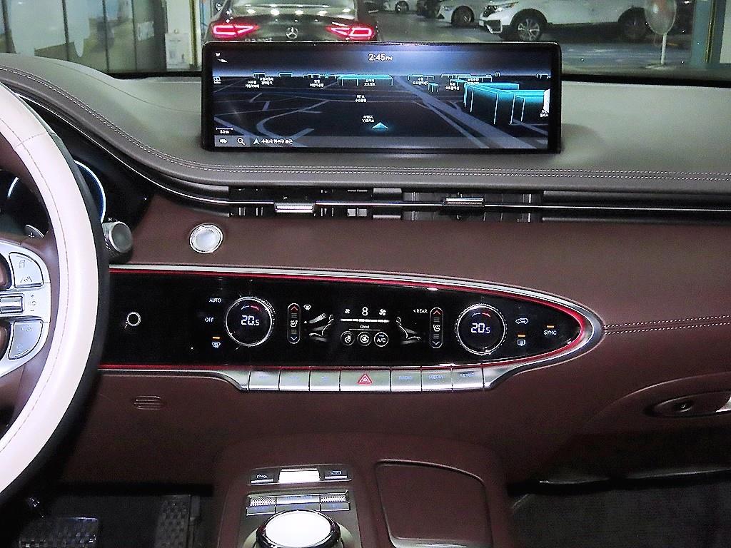 Genesis GV70 - Vista 11