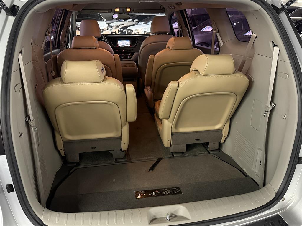 KIA Carnival 2015 Plateado - Importación desde Corea - HF Imports Iquique - Foto 18