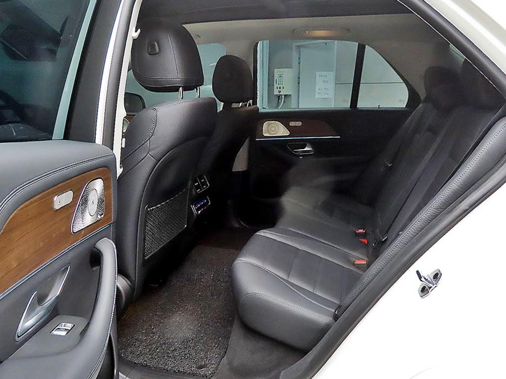 Mercedes Benz GLE Class - Vista 6