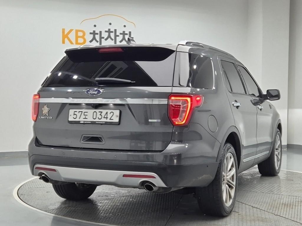 Ford Explorer - Vista 3