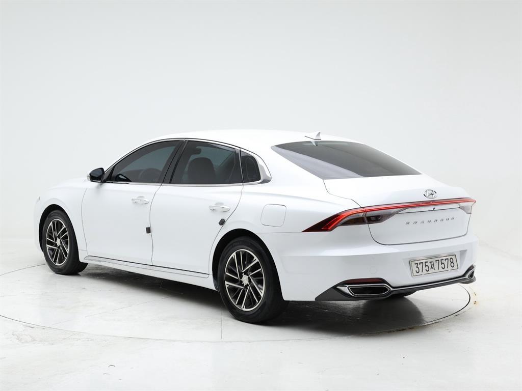 HYUNDAI Grandeur - Vista 4
