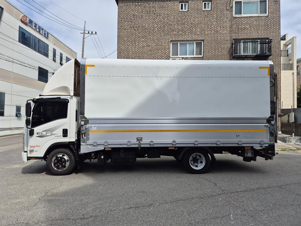 medium and large cargo truck - Vista 4