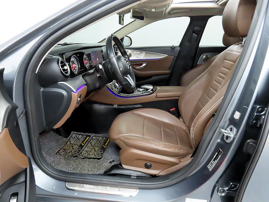 Mercedes Benz E class - Vista 5