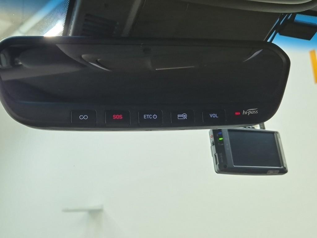 Genesis G70 - Vista 12