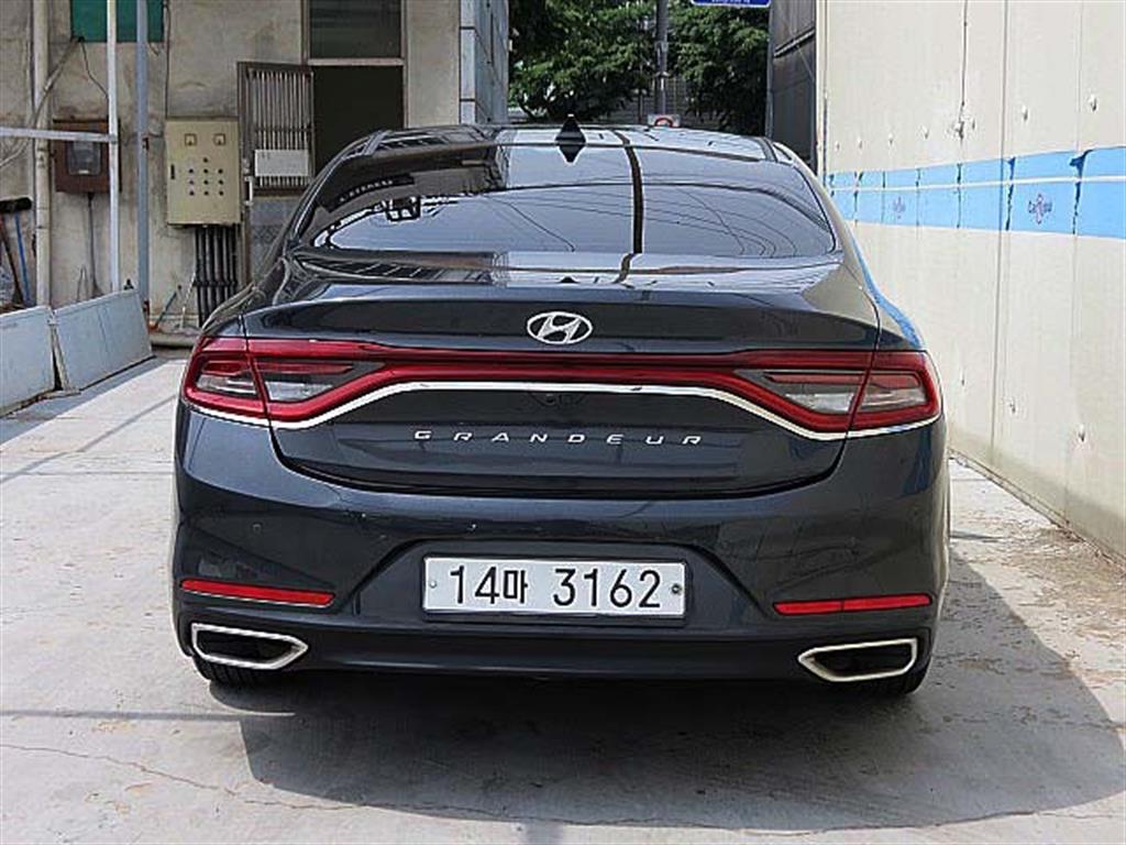HYUNDAI Grandeur - Vista 5