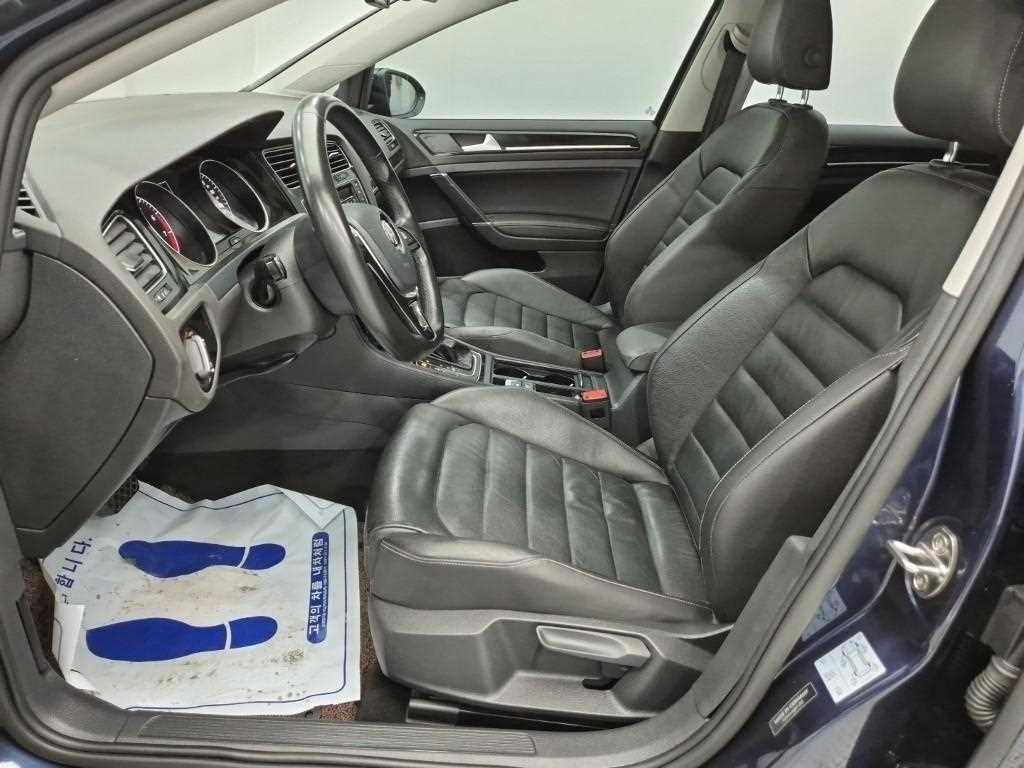 Volkswagen Golf - Vista 11
