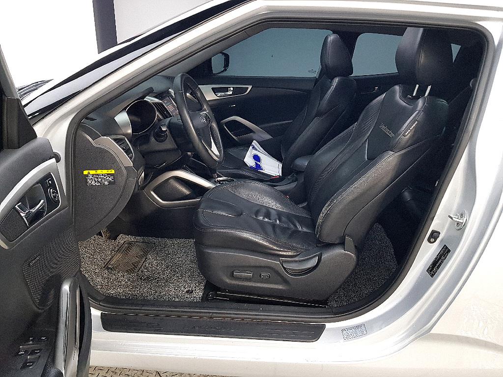 HYUNDAI Veloster - Vista 8