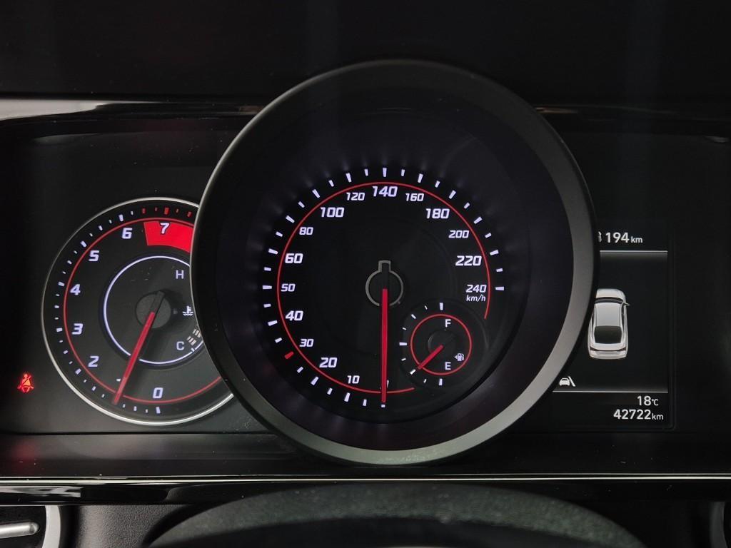 HYUNDAI Avante - Vista 6