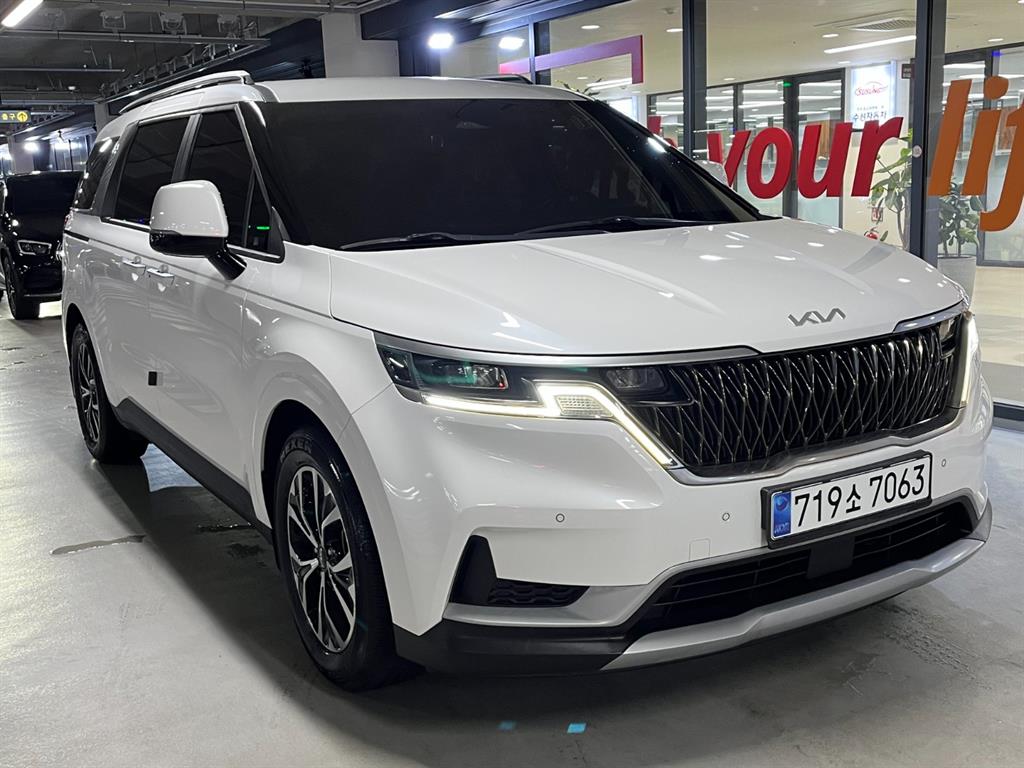 KIA Carnival 2022 Blanco - Importación desde Corea - HF Imports Iquique - Foto 1