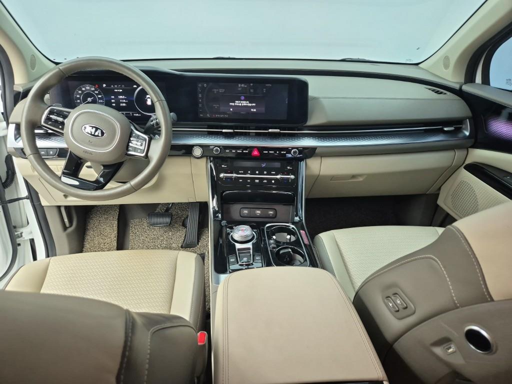 KIA Carnival - Vista 5