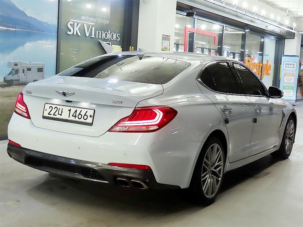 Genesis G70 - Vista 4