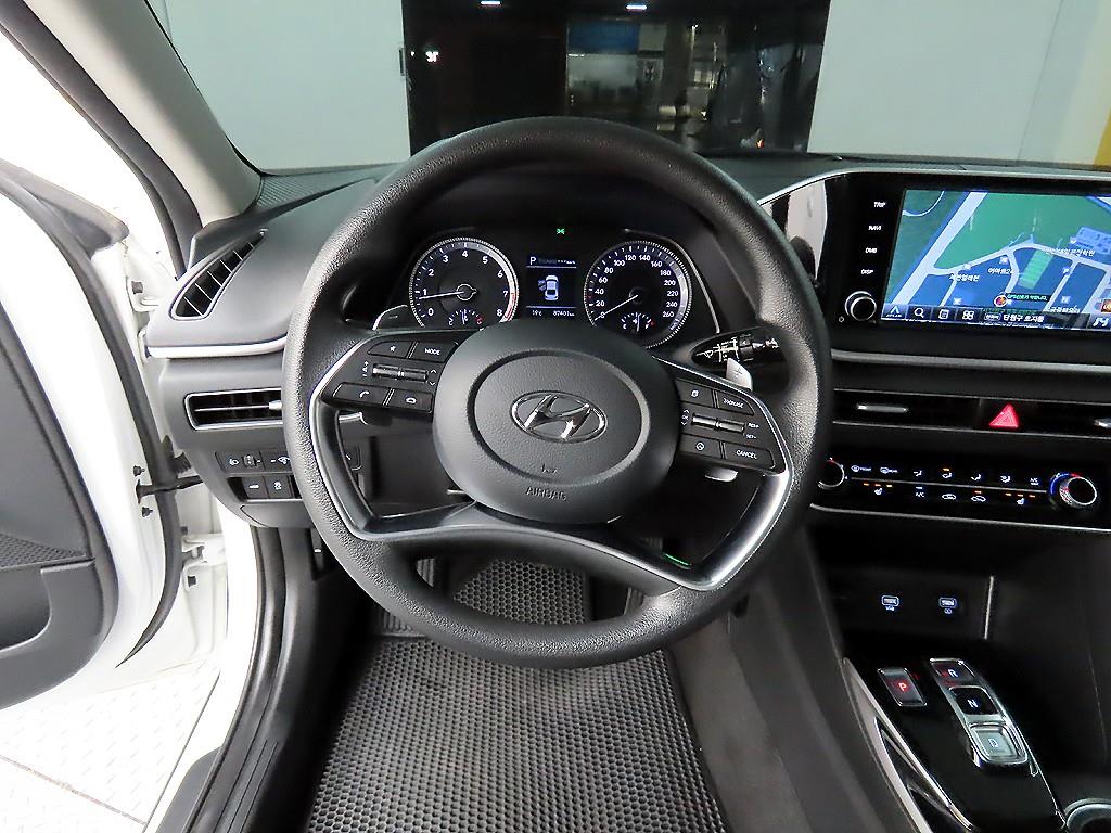 HYUNDAI Sonata - Vista 9