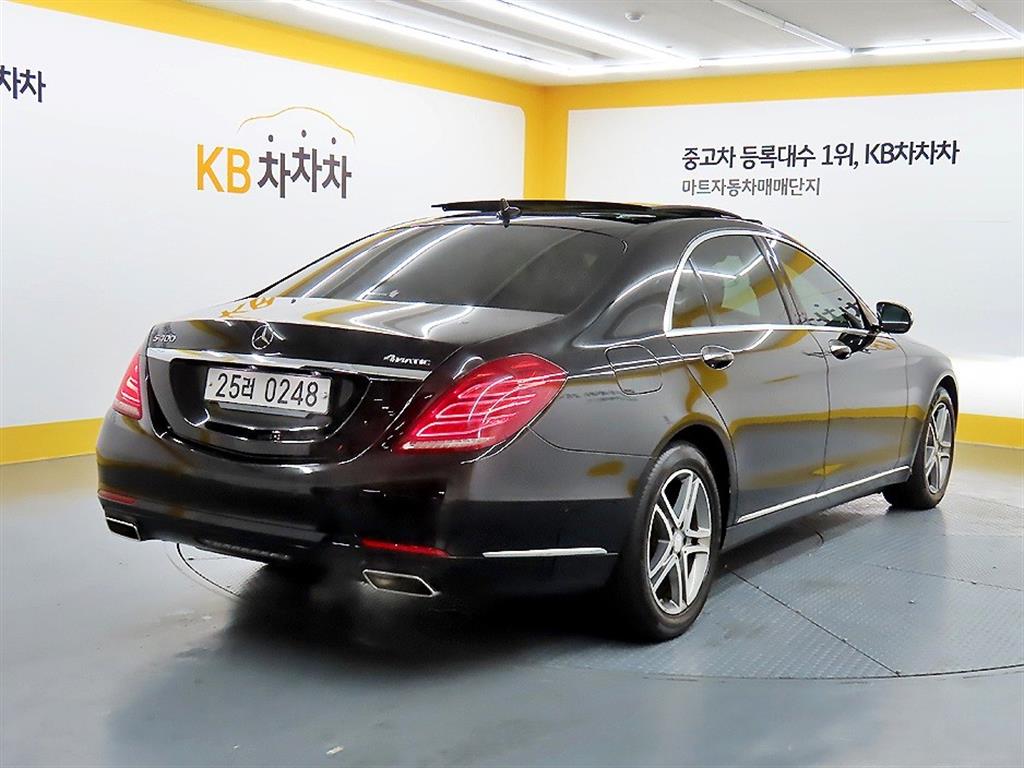Mercedes Benz S Class - Vista 4