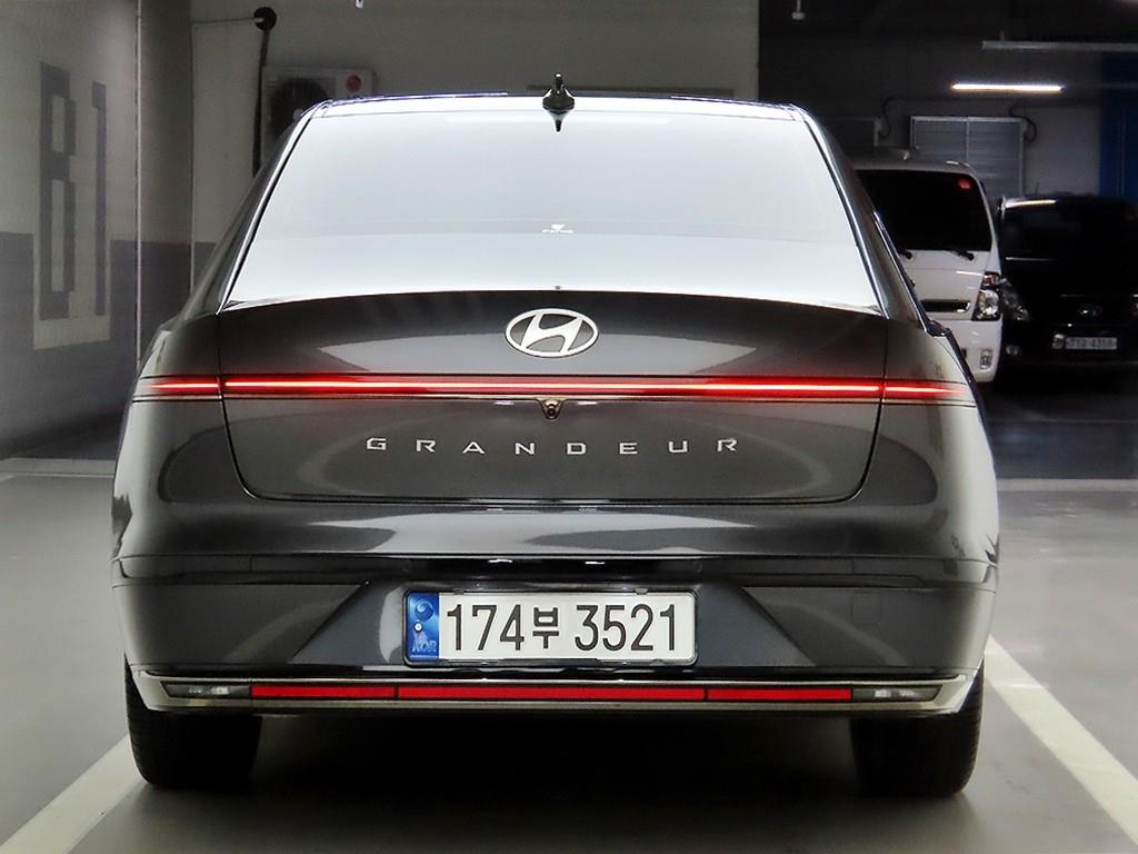 HYUNDAI Grandeur - Vista 3