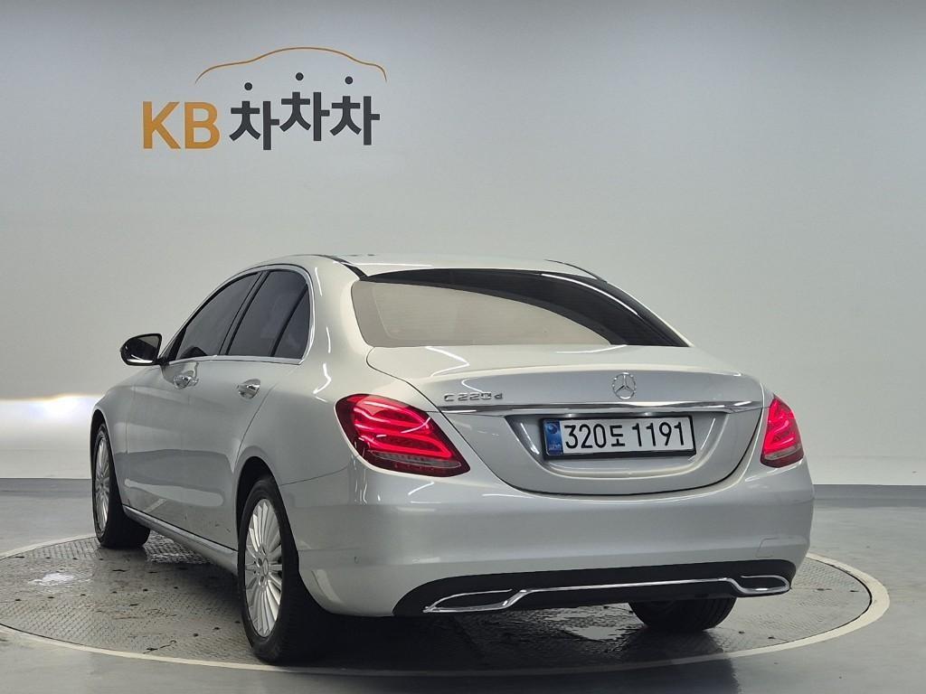 Mercedes Benz C Class - Vista 2